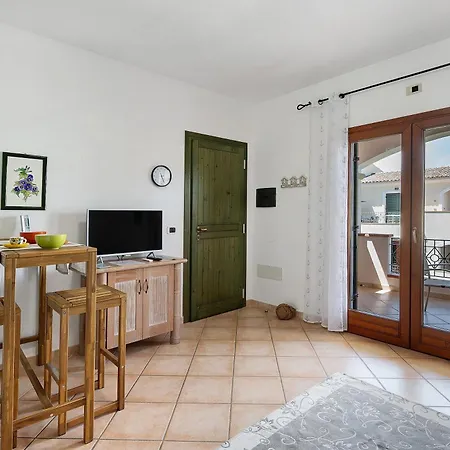 Апартаменты Casa Milly Con Piscina Condivisa Санта-Тереза-Галлура