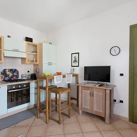 Casa Milly Con Piscina Condivisa شقة سانتا تيريزا غالّورا
